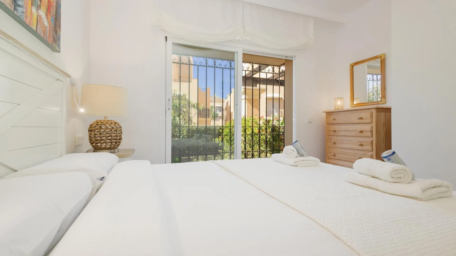 Newly Renovated Apartment With Large Private And Glazed Terrace, Close To The Beach In Elviria, Marbella East